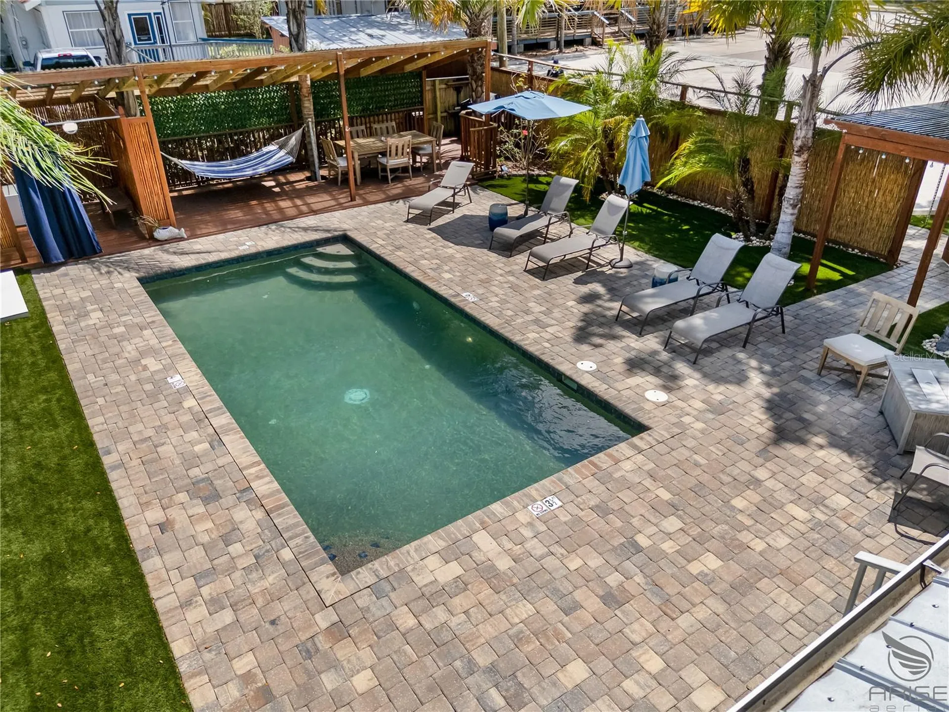 305 Live Oak New Smyrna Beach FL 32168