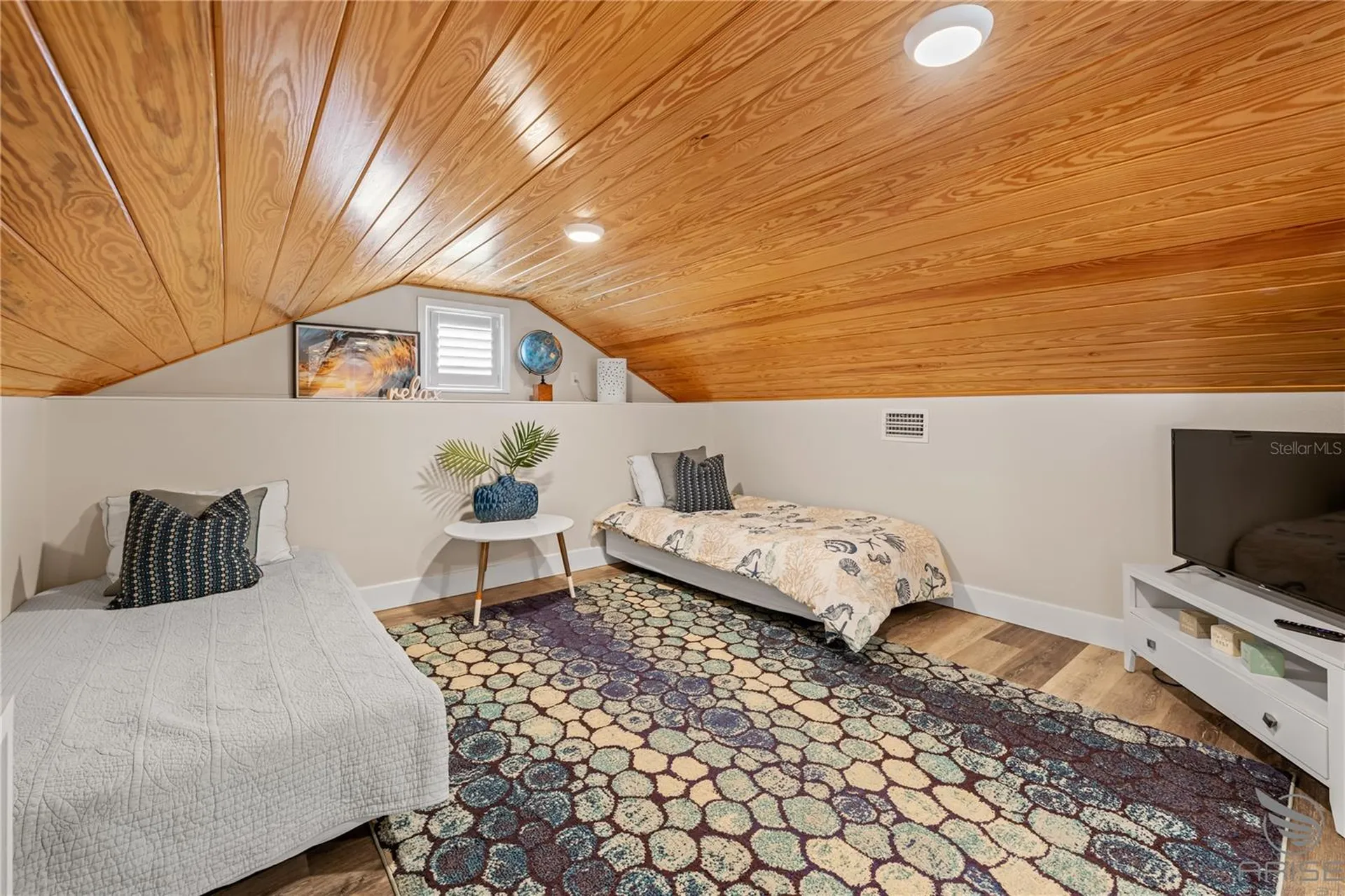 305 Live Oak New Smyrna Beach FL 32168