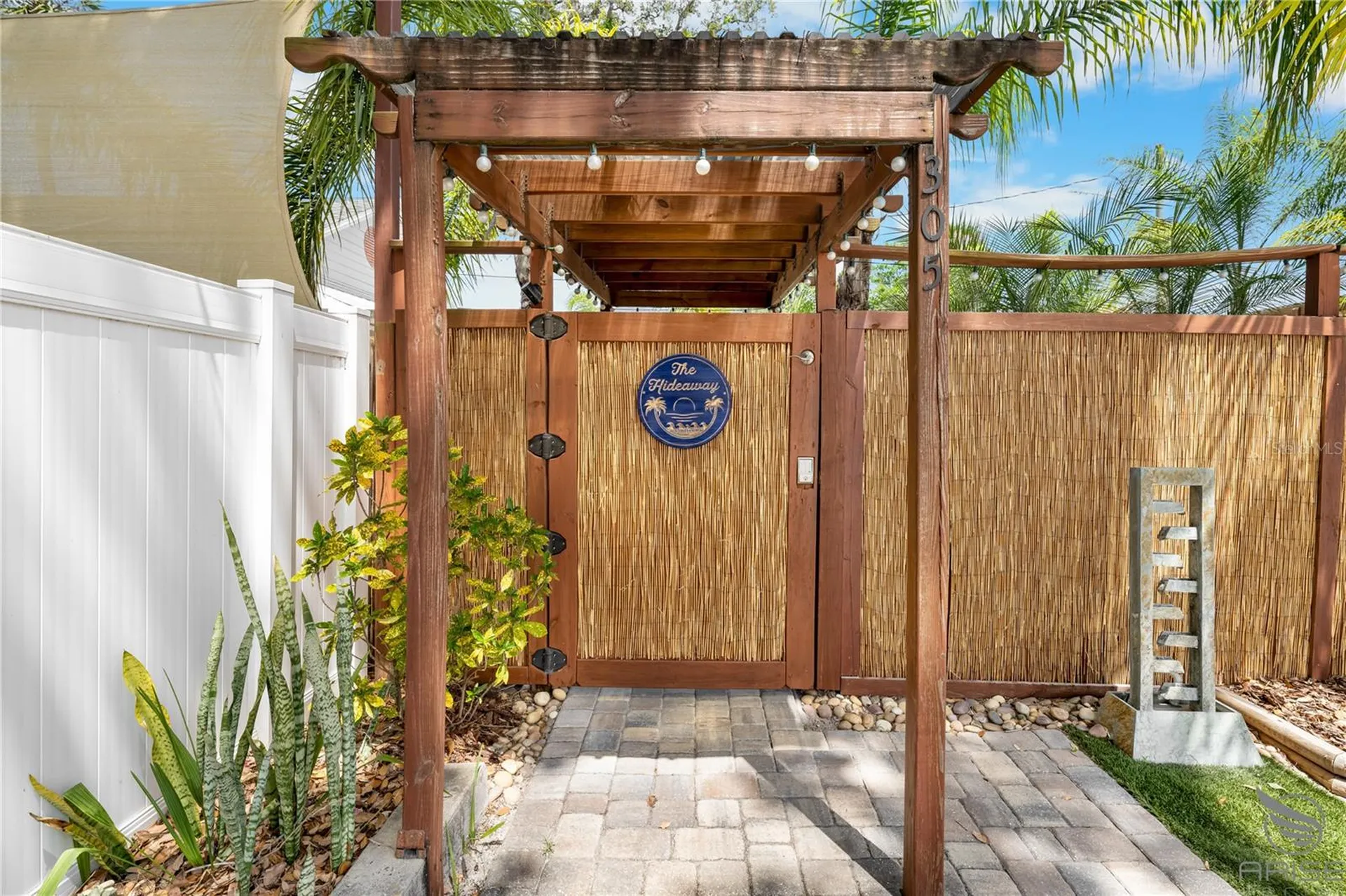 305 Live Oak New Smyrna Beach FL 32168