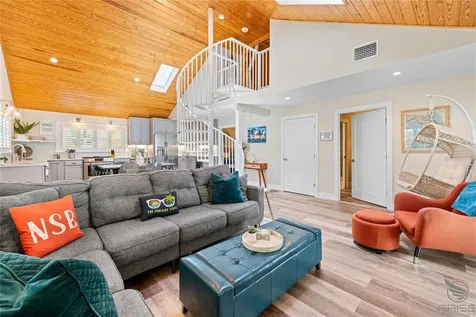 305 Live Oak New Smyrna Beach FL 32168