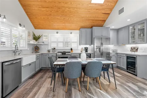 305 Live Oak New Smyrna Beach FL 32168