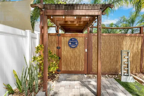 305 Live Oak New Smyrna Beach FL 32168
