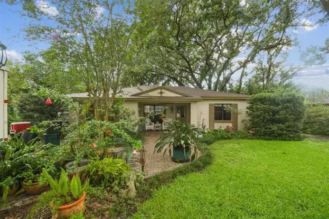 10708 N. Waterhole Place Tampa FL 33612