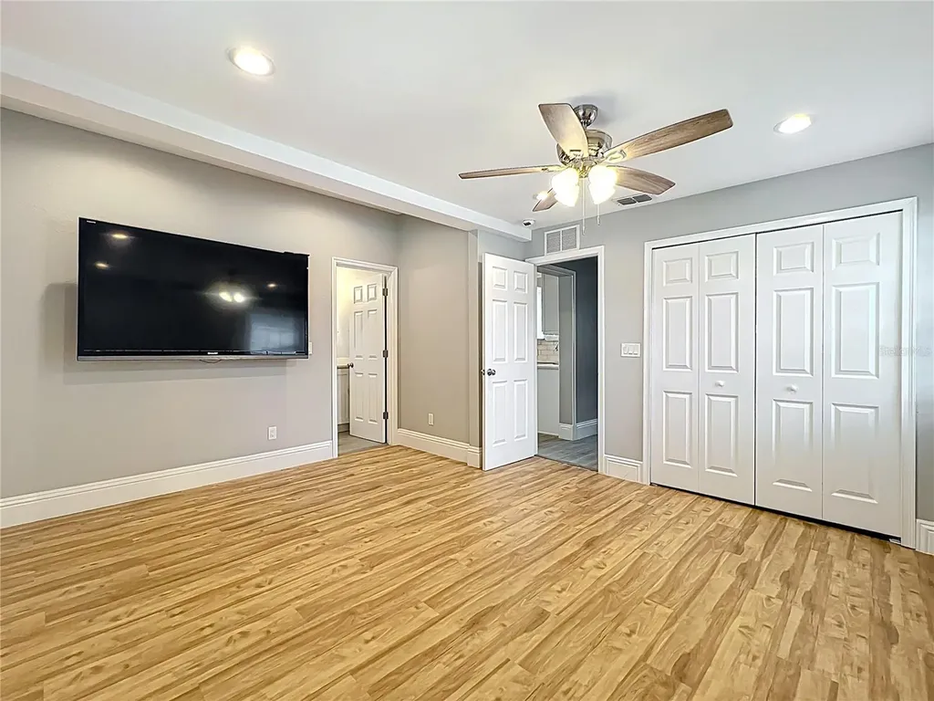731 Guernsey Street Orlando FL 32804