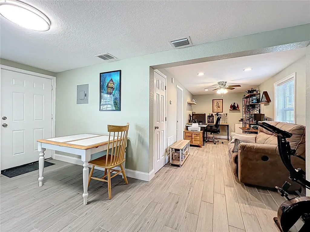 731 Guernsey Street Orlando FL 32804
