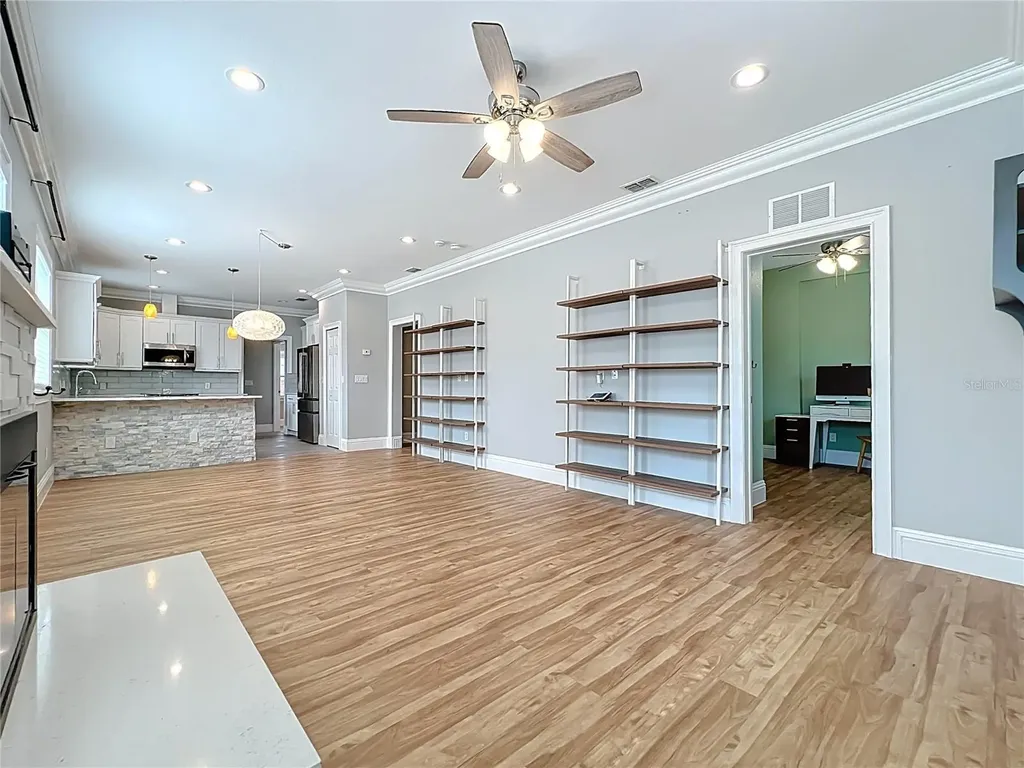 731 Guernsey Street Orlando FL 32804