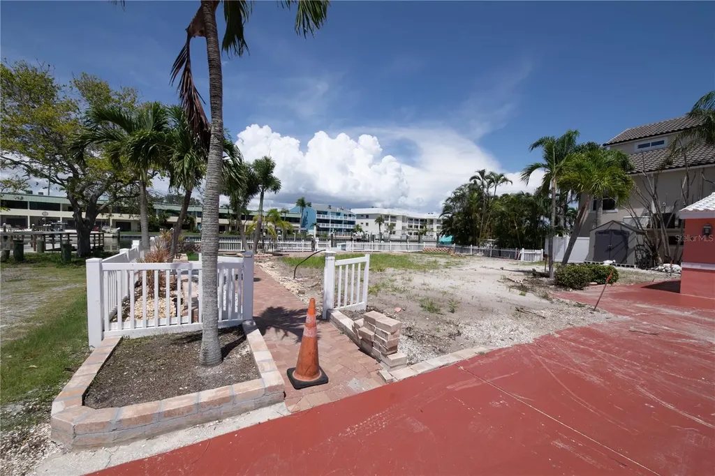 11855 1st Street E Treasure Island FL 33706