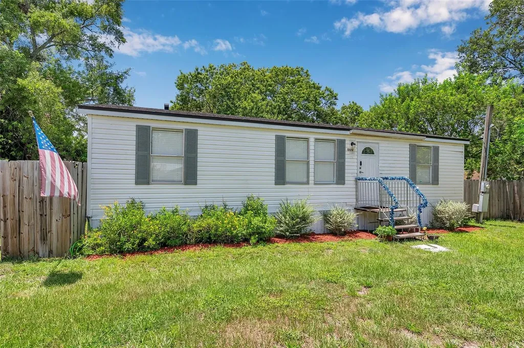 1222 Rowell Street Auburndale FL 33823
