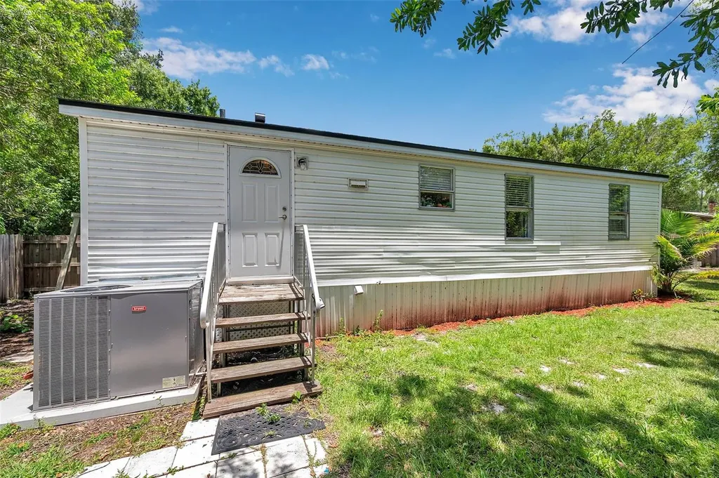 1222 Rowell Street Auburndale FL 33823