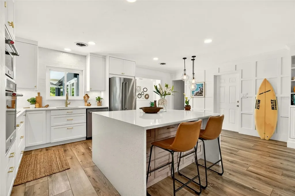 2460 Hillview Street Sarasota FL 34239