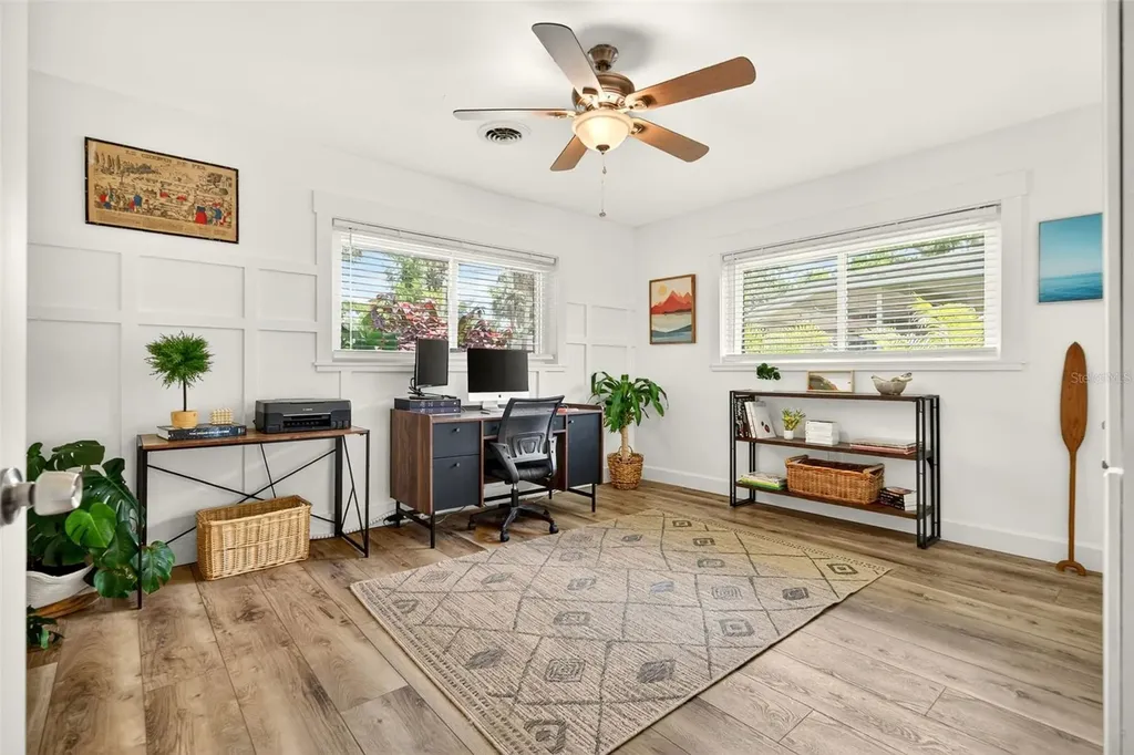 2460 Hillview Street Sarasota FL 34239