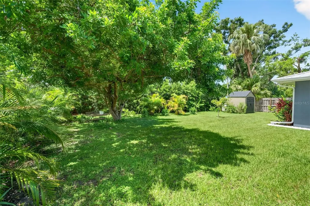 2460 Hillview Street Sarasota FL 34239