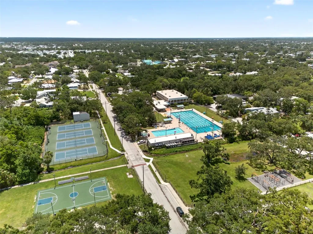 2460 Hillview Street Sarasota FL 34239