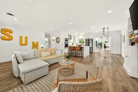 2460 Hillview Street Sarasota FL 34239