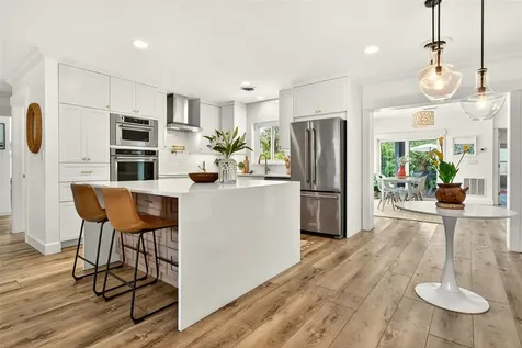 2460 Hillview Street Sarasota FL 34239
