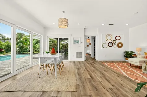 2460 Hillview Street Sarasota FL 34239