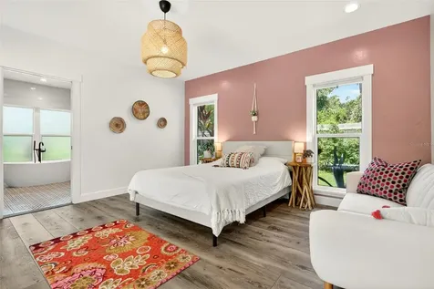 2460 Hillview Street Sarasota FL 34239