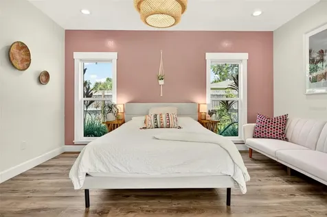 2460 Hillview Street Sarasota FL 34239