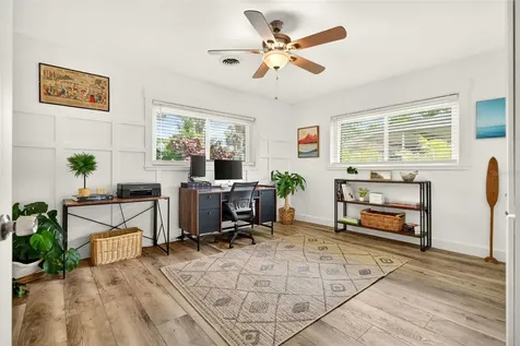 2460 Hillview Street Sarasota FL 34239