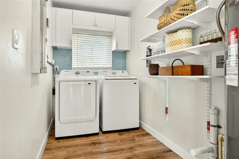 2460 Hillview Street Sarasota FL 34239