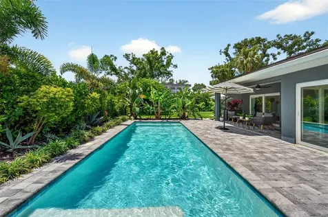 2460 Hillview Street Sarasota FL 34239