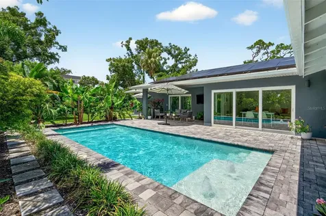 2460 Hillview Street Sarasota FL 34239