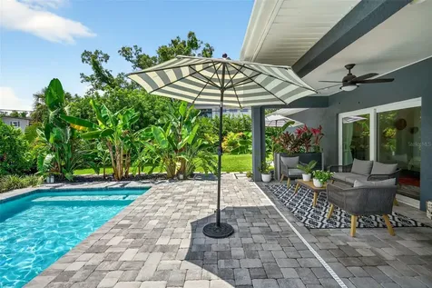 2460 Hillview Street Sarasota FL 34239