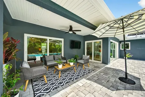 2460 Hillview Street Sarasota FL 34239