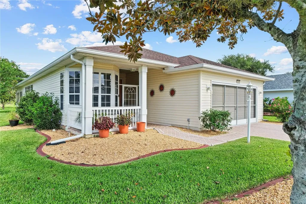 4738 St Andrews Arcade Leesburg FL 34748