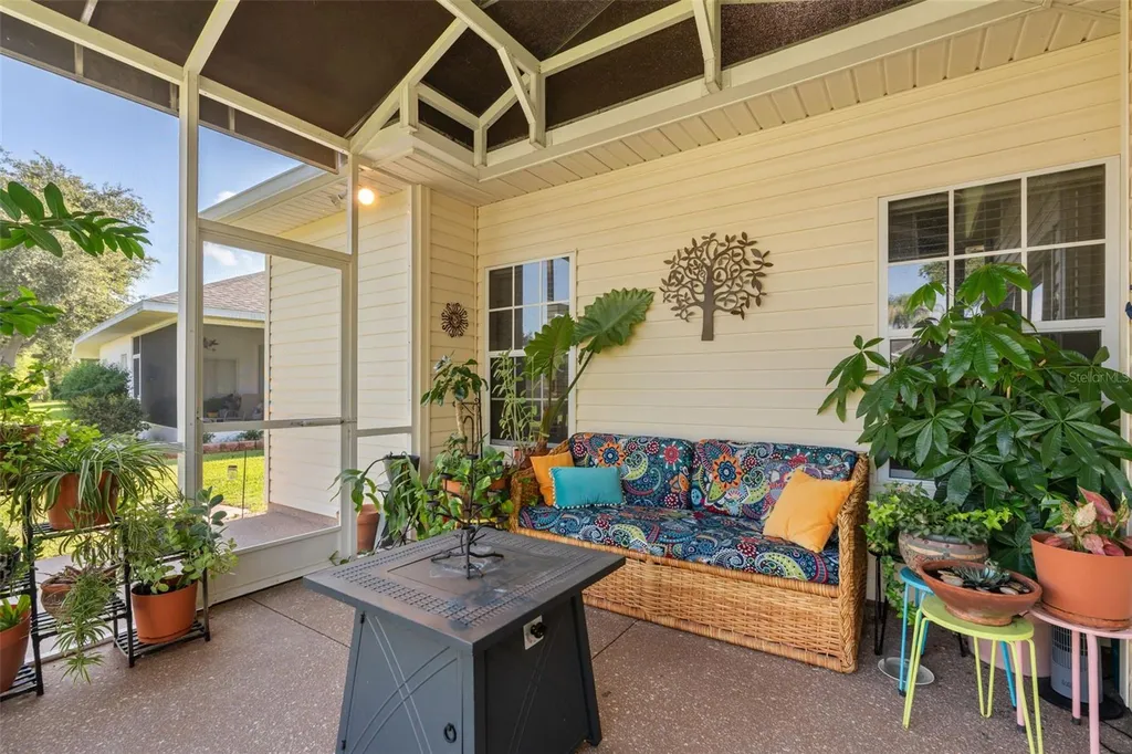 4738 St Andrews Arcade Leesburg FL 34748