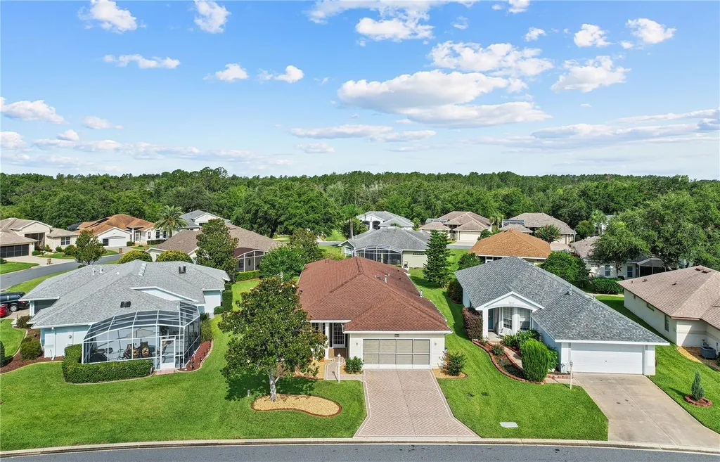 4738 St Andrews Arcade Leesburg FL 34748