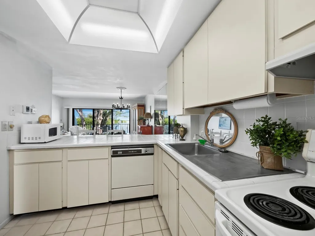 490 N Shore Road Longboat Key FL 34228