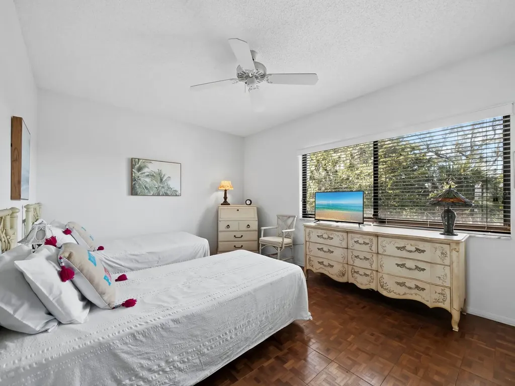 490 N Shore Road Longboat Key FL 34228