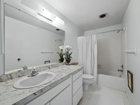 490 N Shore Road Longboat Key FL 34228