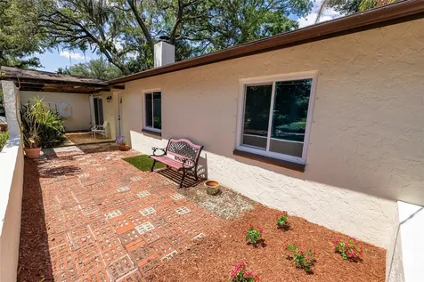 7128 Wrenwood Circle Tampa FL 33617