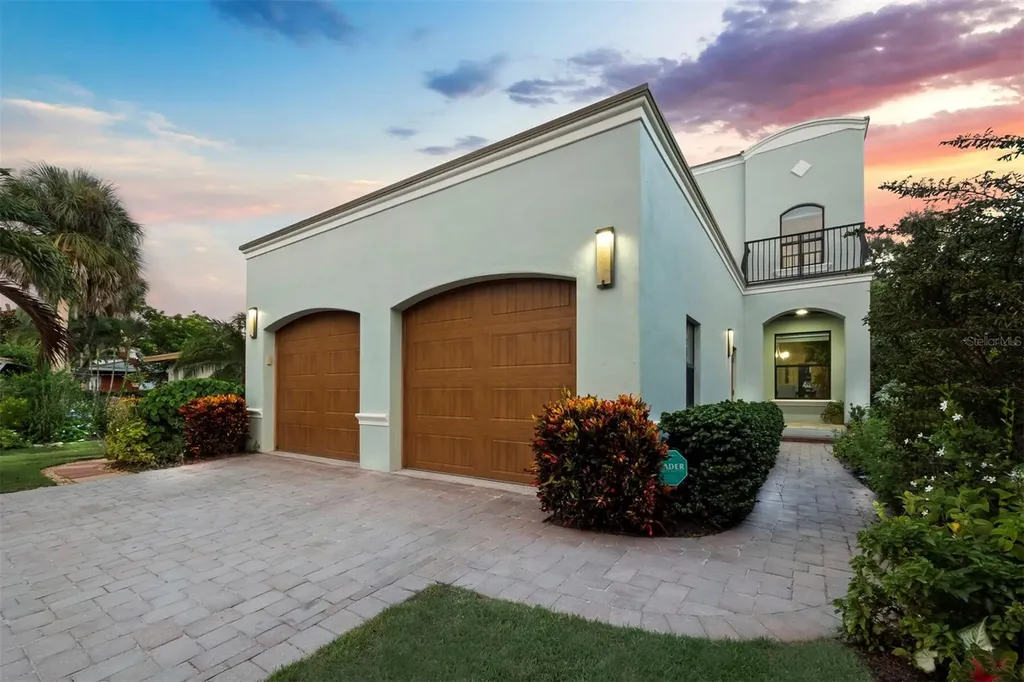 1884 Grove Street Sarasota FL 34239