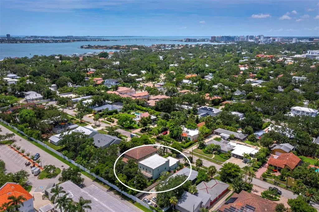 1884 Grove Street Sarasota FL 34239