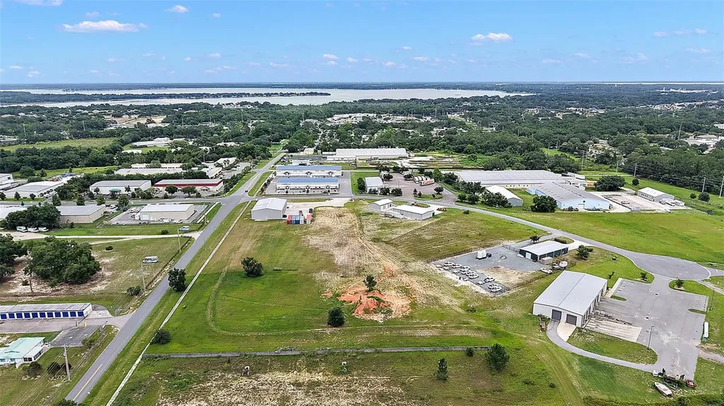 1721 Leesburg Commons Court Leesburg FL 34748