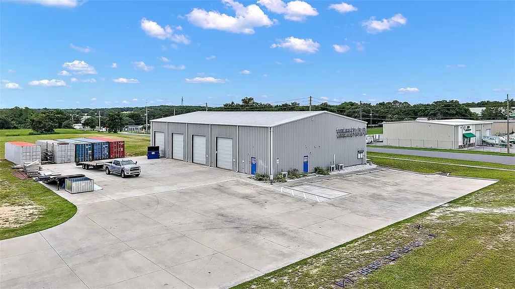 1721 Leesburg Commons Court Leesburg FL 34748