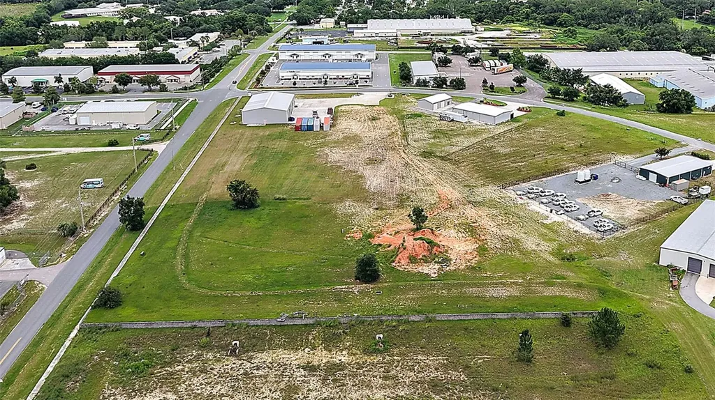 1721 Leesburg Commons Court Leesburg FL 34748