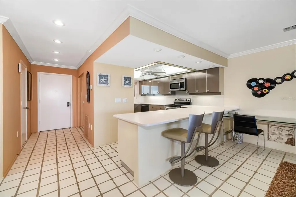 546A Beach Road Sarasota FL 34242