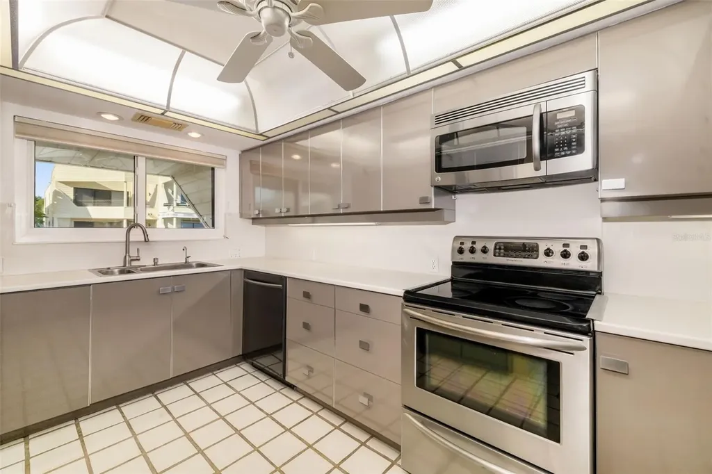 546A Beach Road Sarasota FL 34242