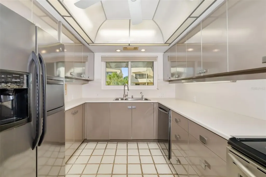 546A Beach Road Sarasota FL 34242