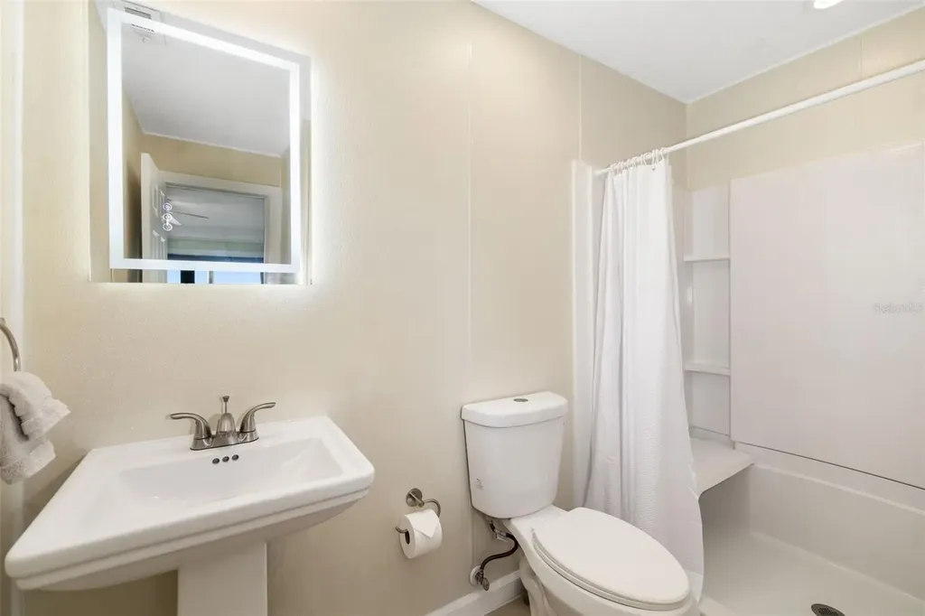 546A Beach Road Sarasota FL 34242