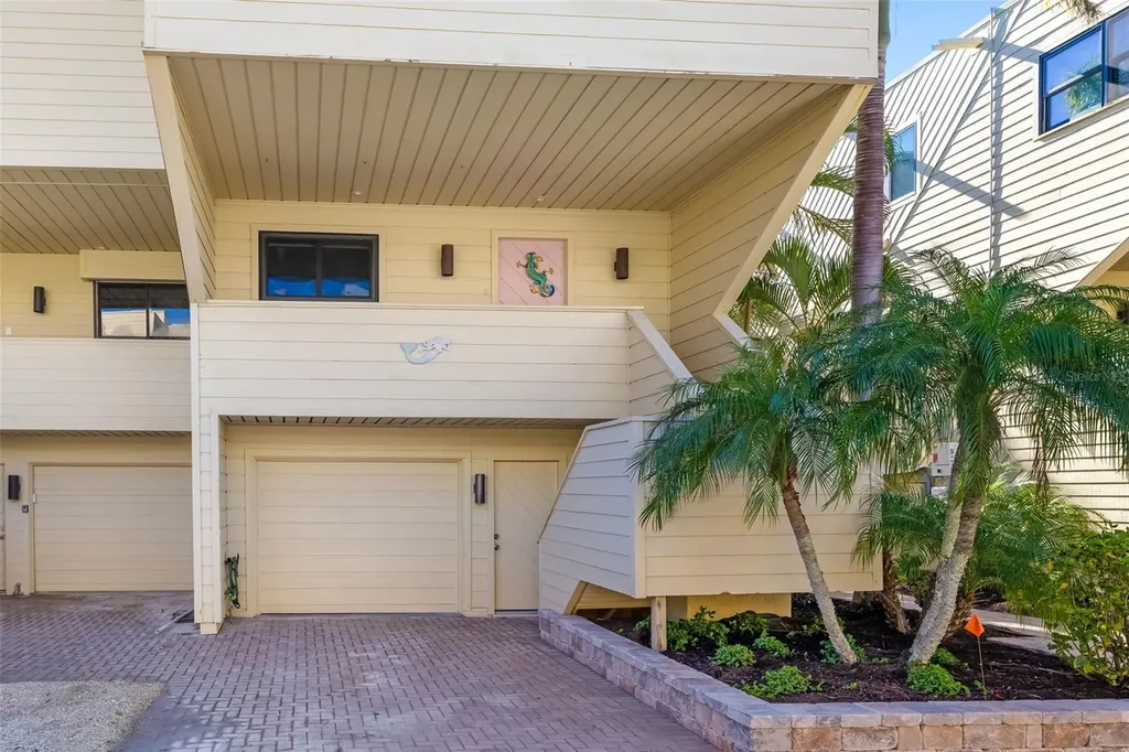 546A Beach Road Sarasota FL 34242