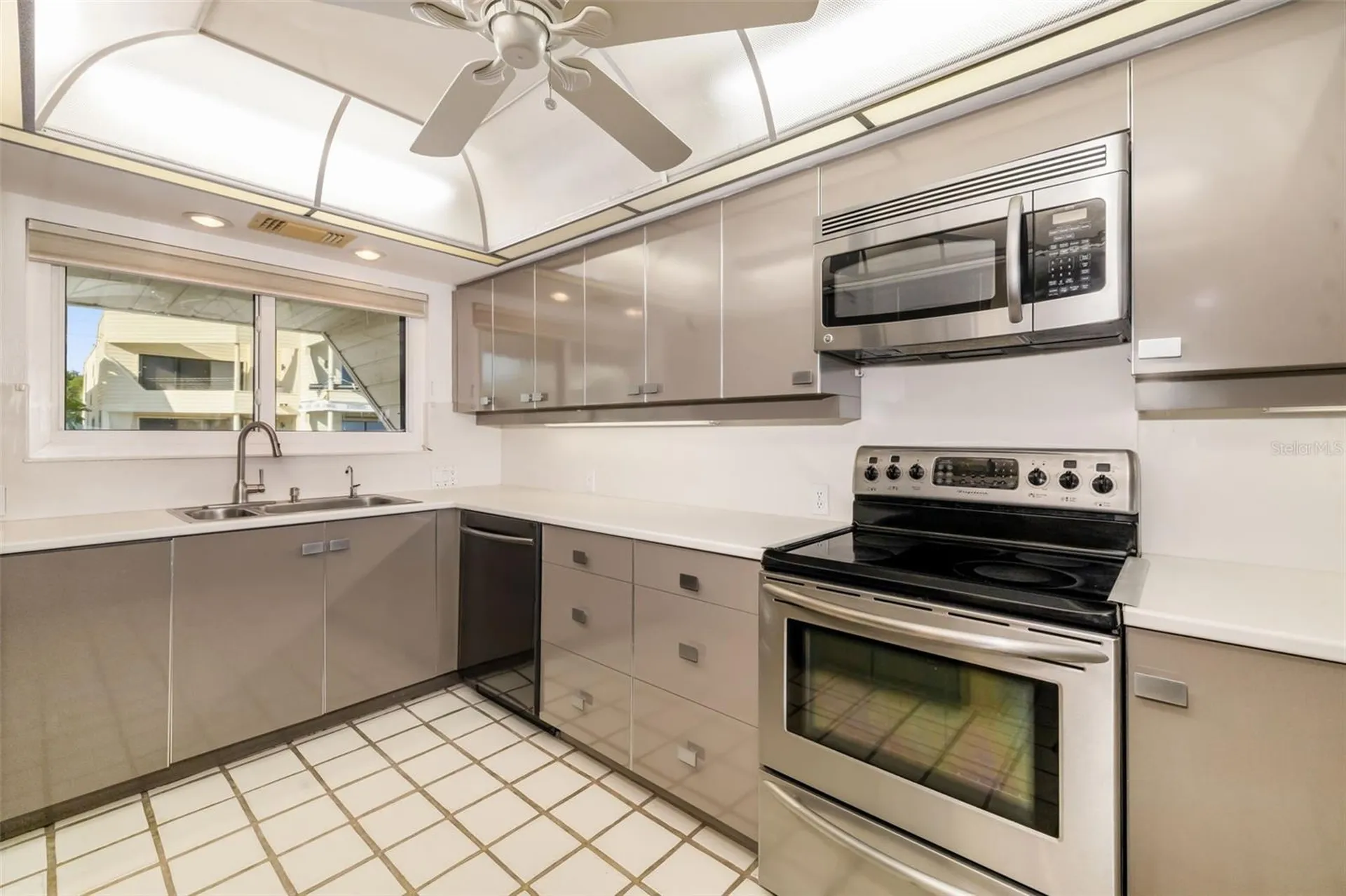 546A Beach Road Sarasota FL 34242