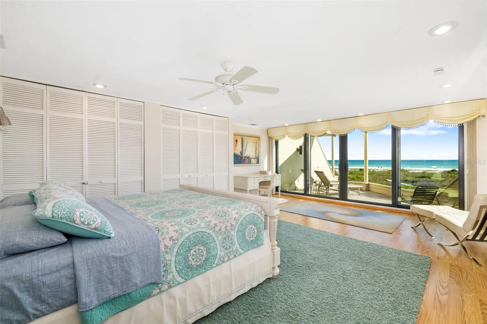 546A Beach Road Sarasota FL 34242