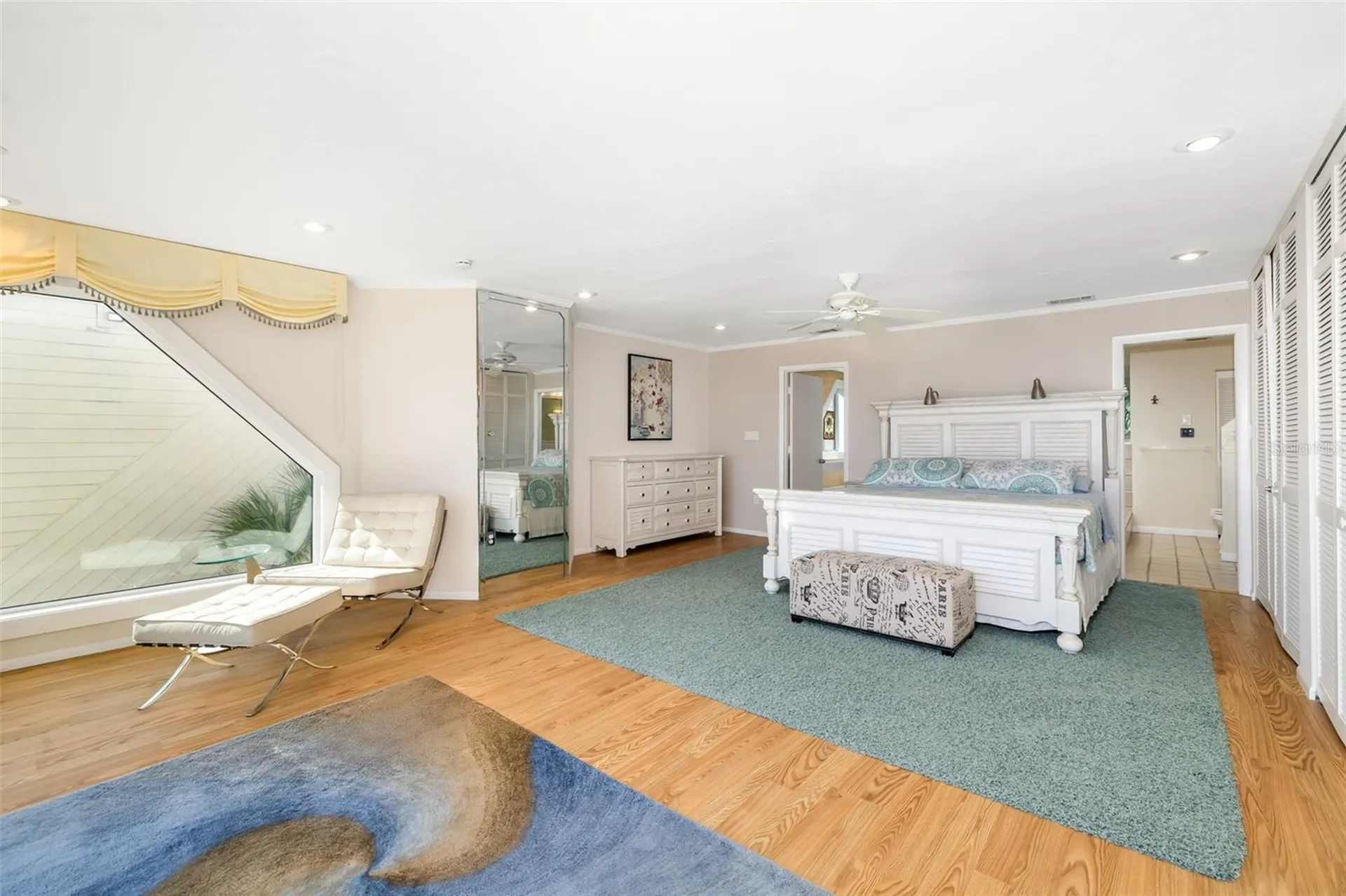 546A Beach Road Sarasota FL 34242