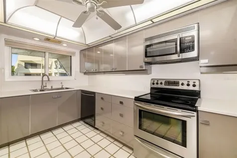 546A Beach Road Sarasota FL 34242