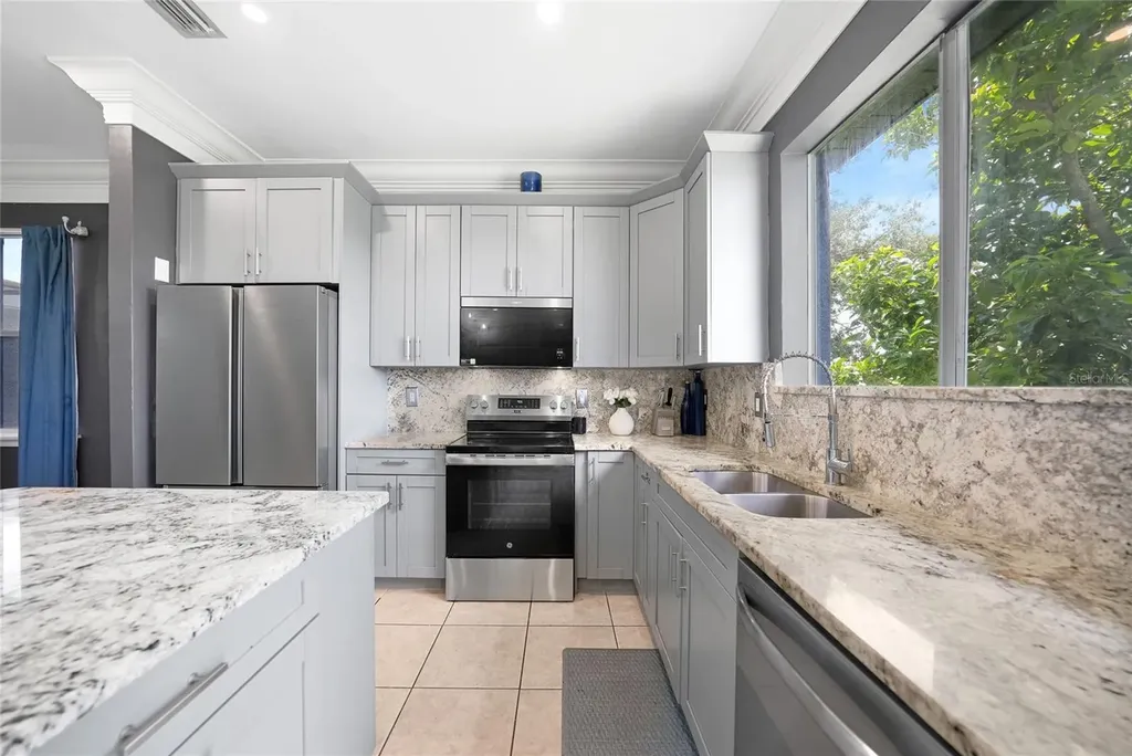 118 SW 21st Terrace Cape Coral FL 33991